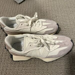 Never worn New Balance 327 women’s sneakers